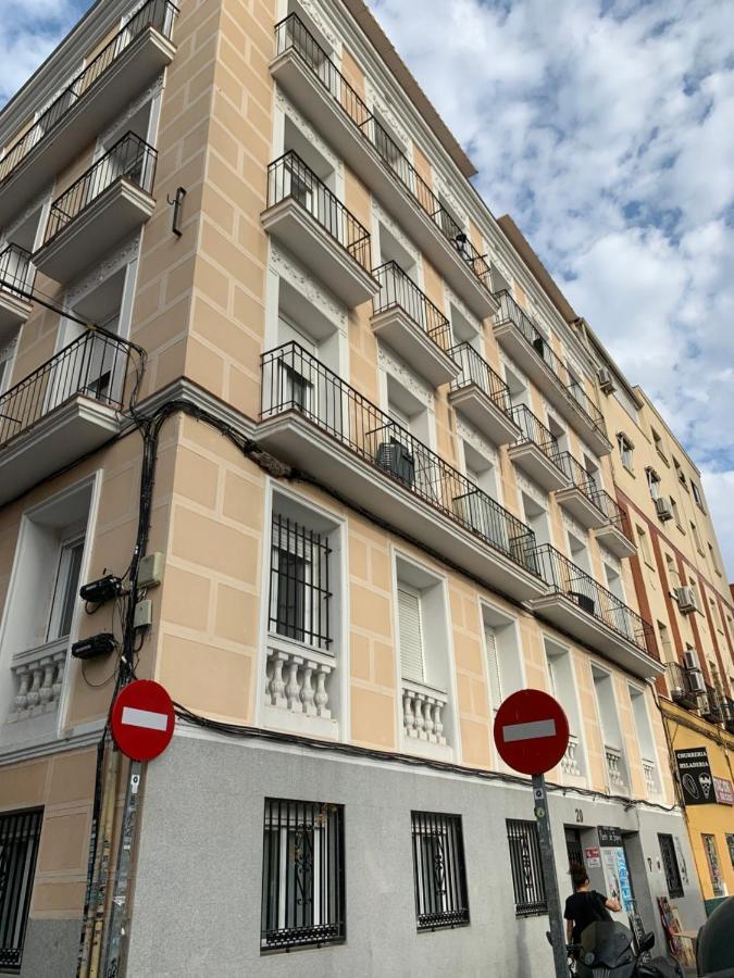 Encantador Alojamiento Junto Al Vibrante Corazon De Madrid Rio Bagian luar foto
